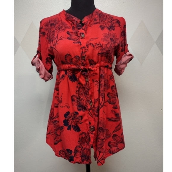 Nana Shop red and black floral 3/4 sleeve button front shirt - Picture 2 of 12